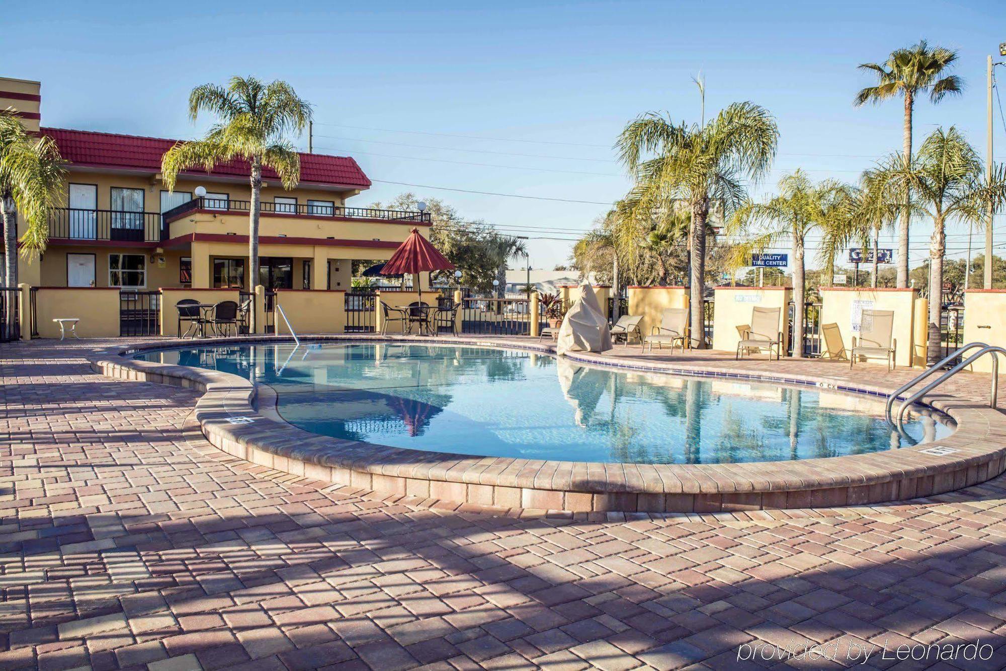 Rodeway Inn Clearwater-Dunedin Exterior photo